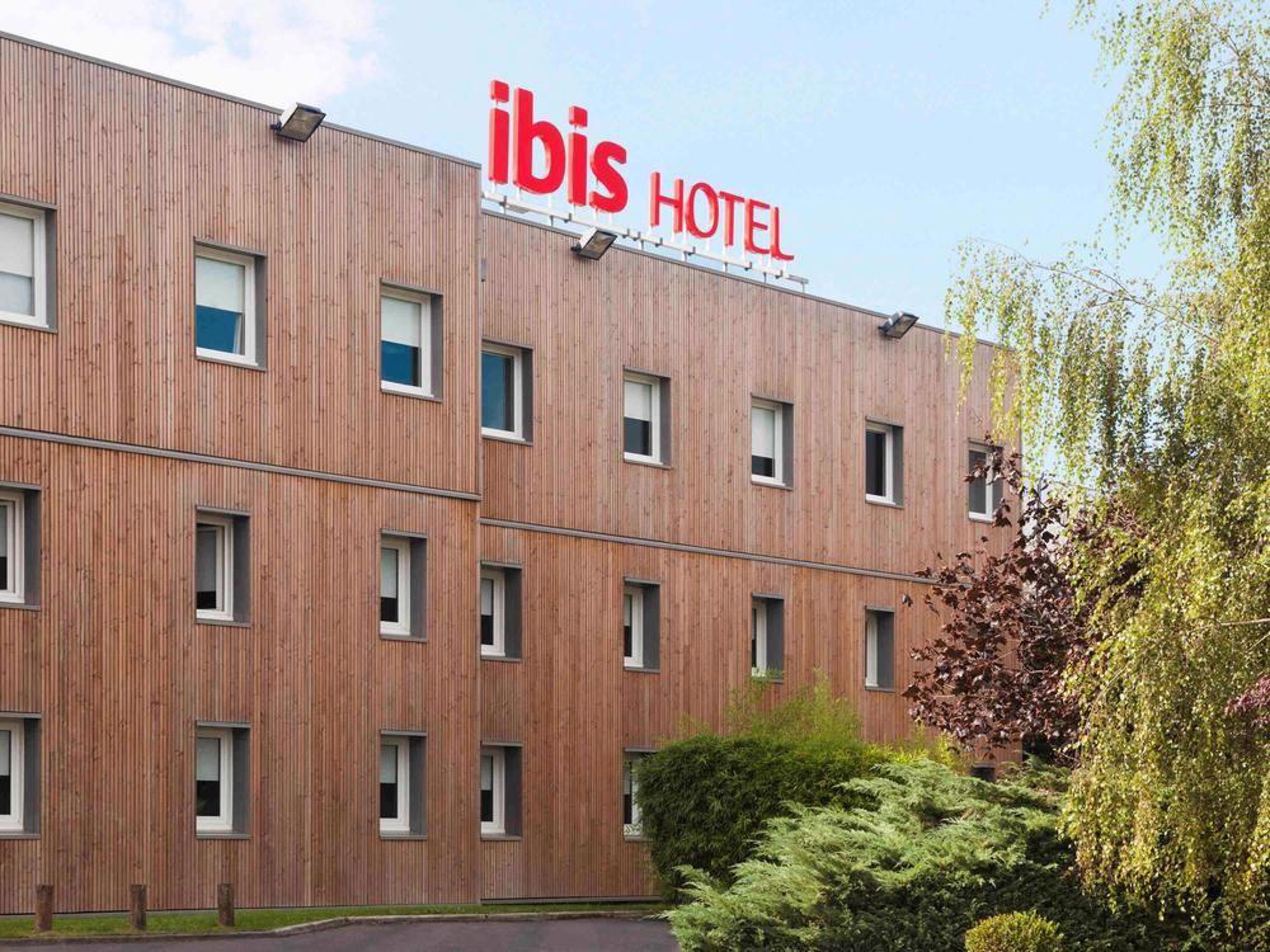 Ibis Nemours